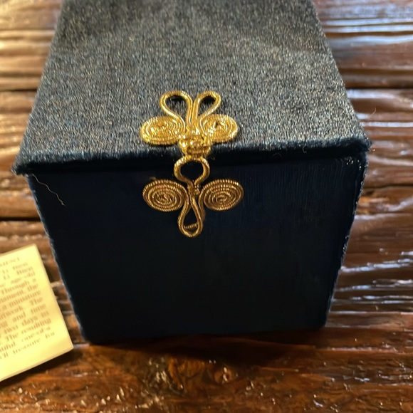 Pier 1 Li Bien Hand-Painted Glass Ornament 2005 - Picture 10 of 11